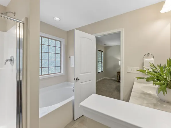 243 Beaconwood Ln, Holly Springs, NC 27540