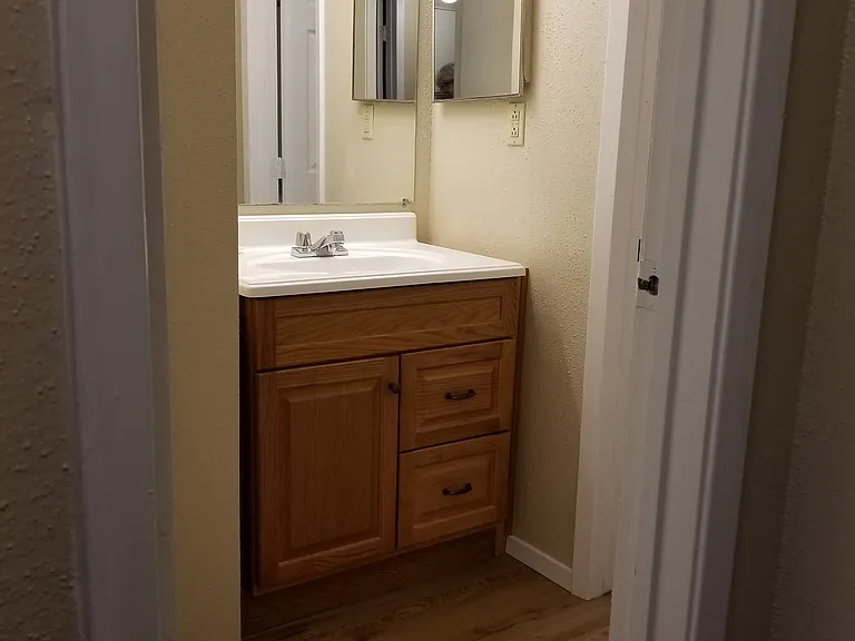Sleepy Hollow Apartments — Photo 22