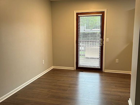 4th image of 10 Walden Avenue