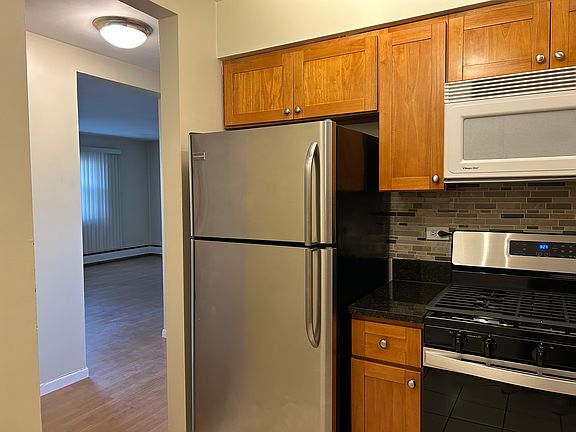3rd image of 222 S Oak Park Ave APT 5