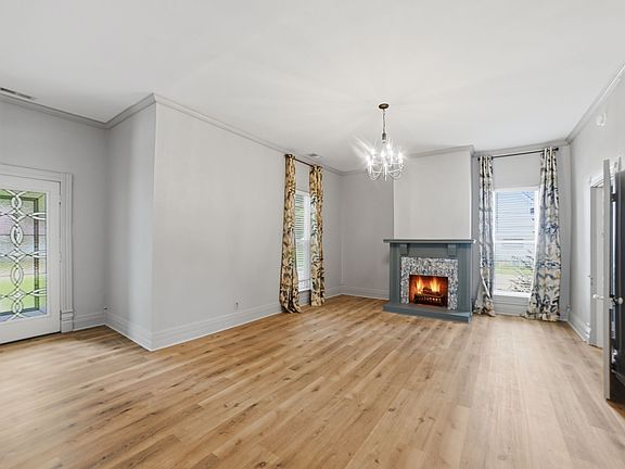 5th image of 113 White St