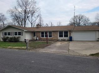 106 Evergreen Ln, Mount Carmel, IL 62863