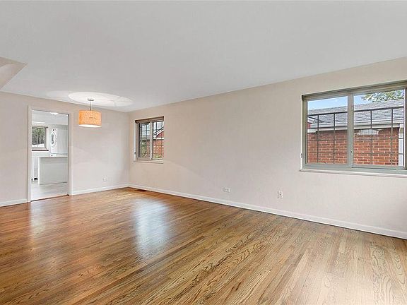 2nd image of 1420 Bellaire St