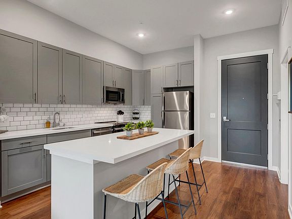 2nd image of 380 Randolph Ave #10507394