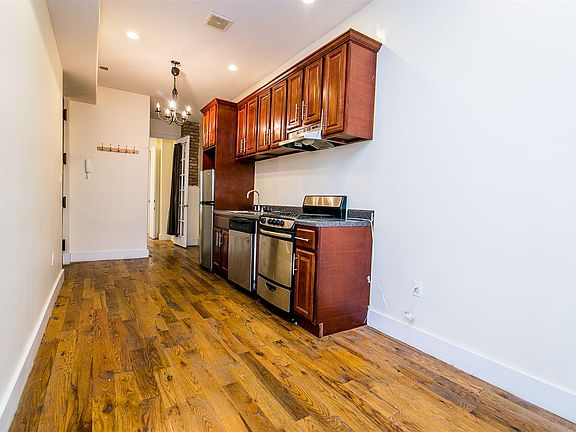 013_295_Maujer_Street__2R-7