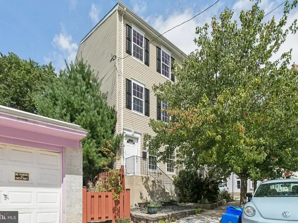 396 Delmar St, Philadelphia, PA 19128