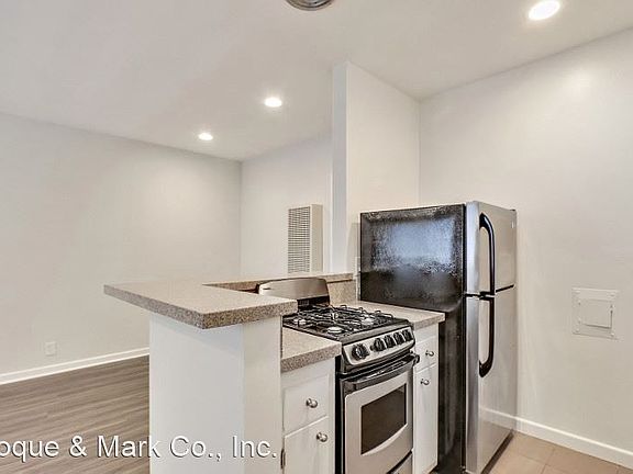 3rd image of 519 Hill St APT 14
