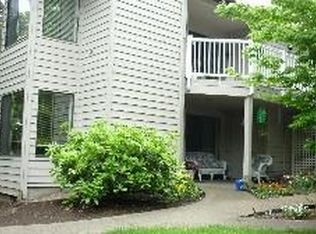 5051 Foothills Dr, Lake Oswego, OR 97034