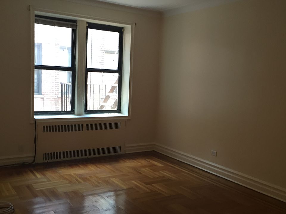 2nd image of 2111 Albemarle Rd APT 2J