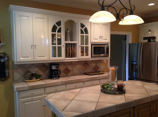 217 Roseland Dr, Rainbow City, AL 35906