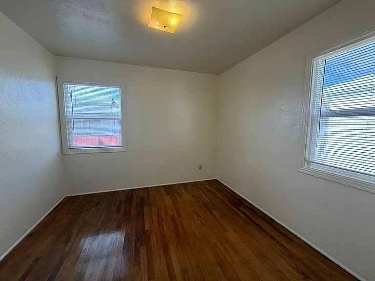 2231 Pine St — Photo 13