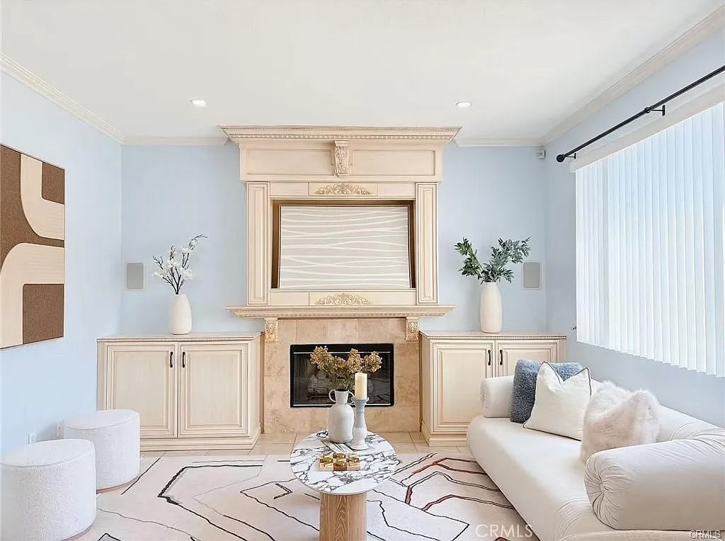 3 bed, 2.5 bath, 1755 sqft, $3,600 — Photo 3