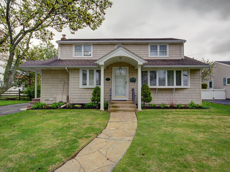 1st image of 50 Amherst Ln