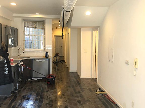 2nd image of 914 N 15th St #A