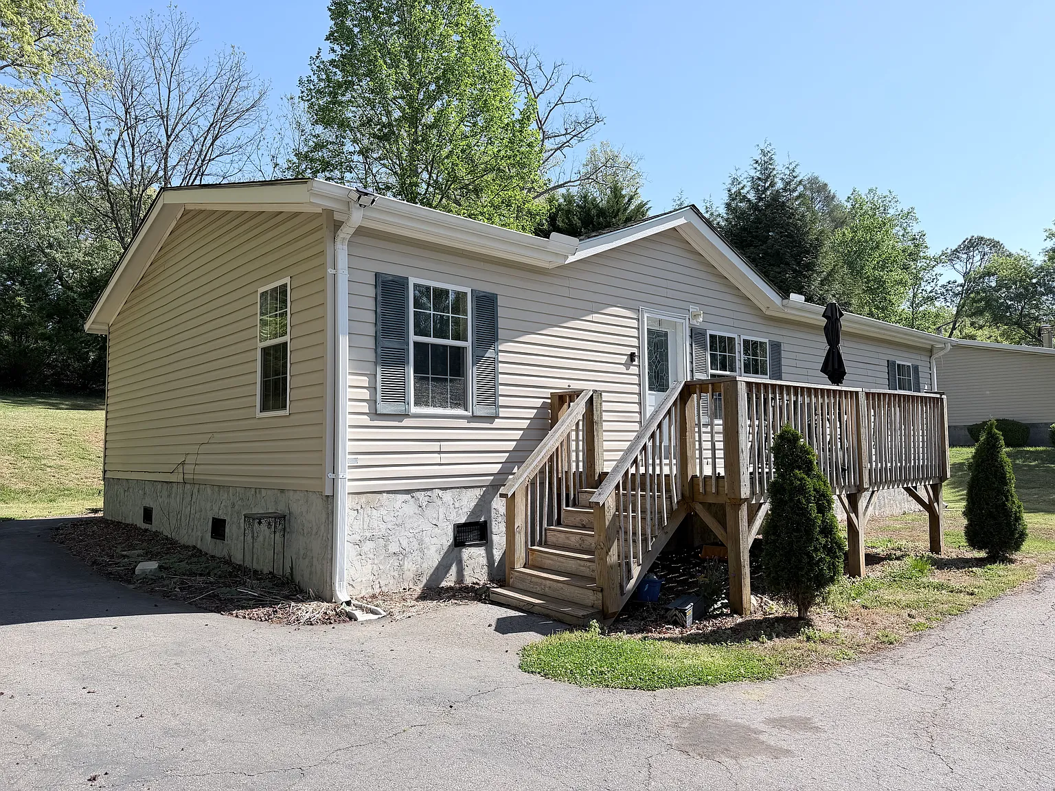 3 bed, 1564 sqft, $1,800 — Photo 2