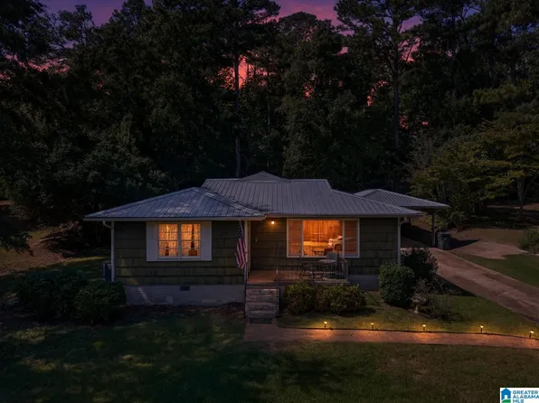 506 Caroline Dr, Weaver, AL 36277