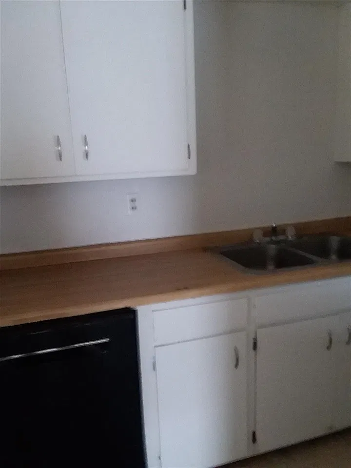 2 bed, 1.5 bath, 900 sqft, $900 — Photo 3