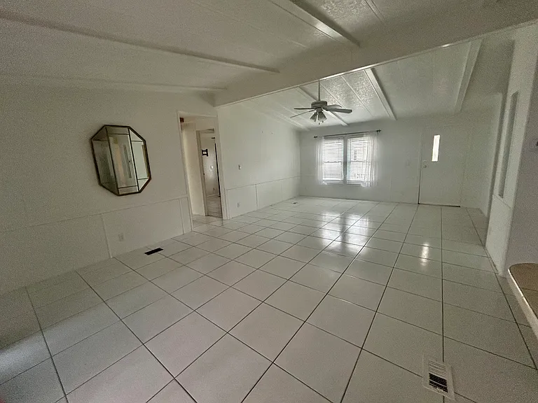 130 Grassy Key Ln — Photo 7