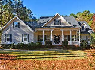 220 Manor Dr, Fayetteville, GA 30215