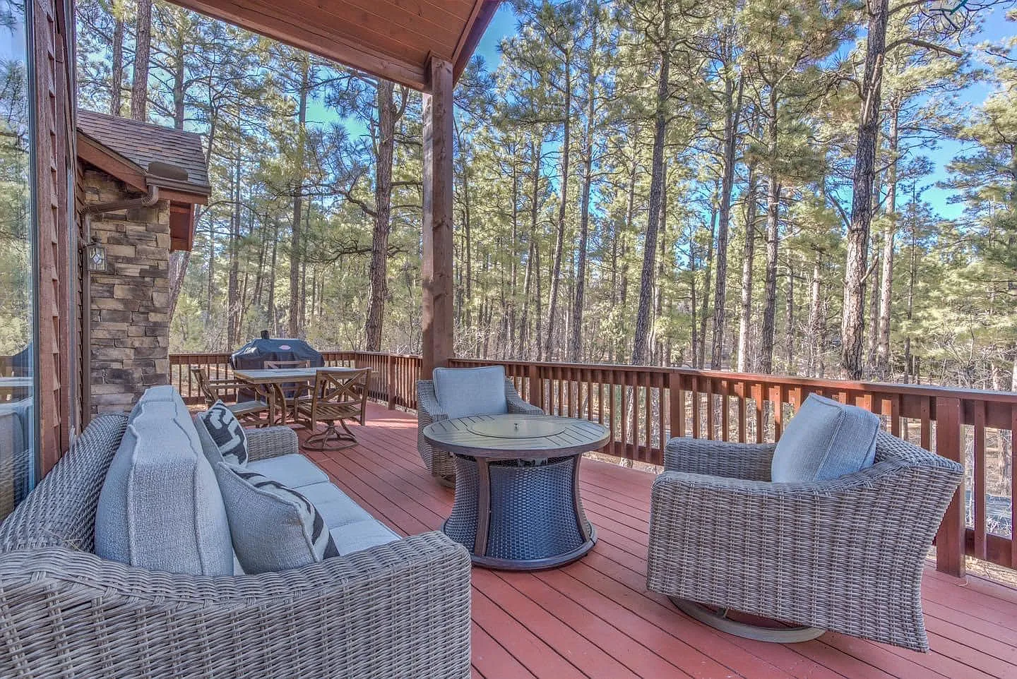 1160 E Waterway Ln — Photo 2