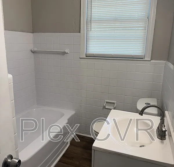 3025 Drake St — Photo 7