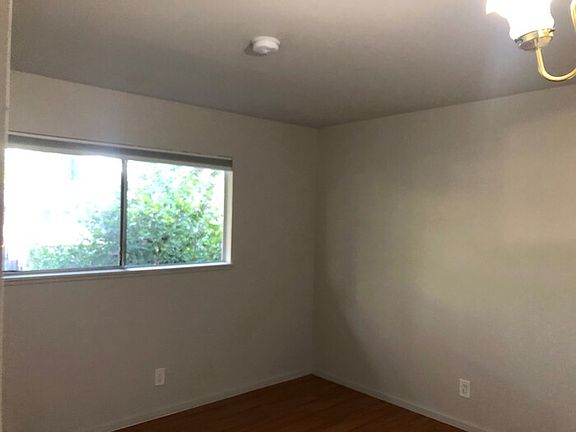5th image of 2615 D St APT 6
