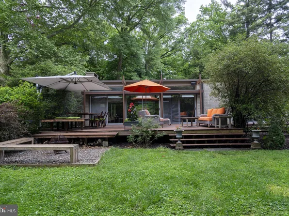 1015 W Hortter St, Philadelphia, PA 19119