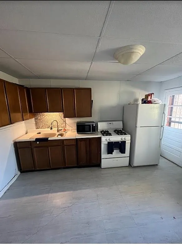 Building Photo - 4467 Elmbank Ave #2A
