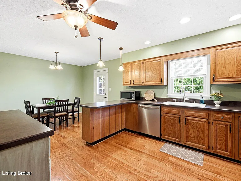 3605 Birnamwood Ct — Photo 12
