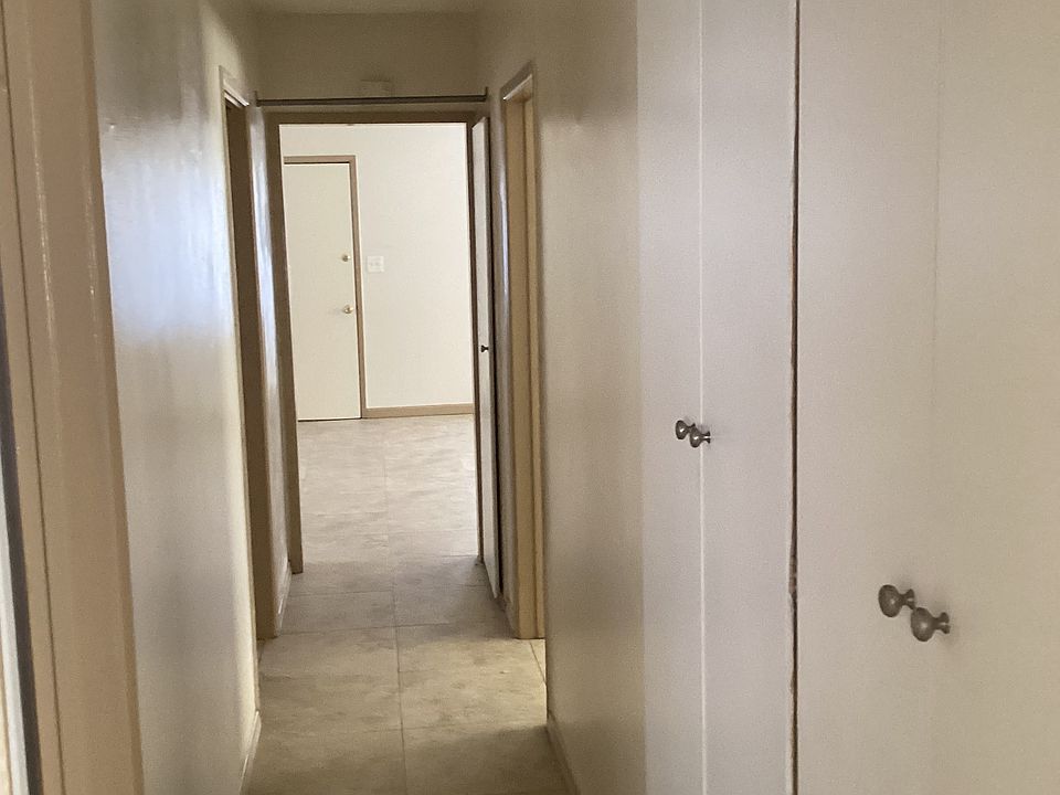 1st image of 138 N Vecino Dr