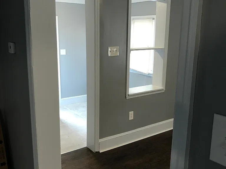 111 S Wilson Ave — Photo 7