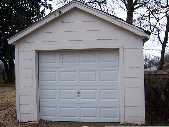 1 Car detached garage