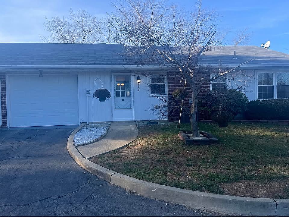 1st image of 562C Portsmouth Dr