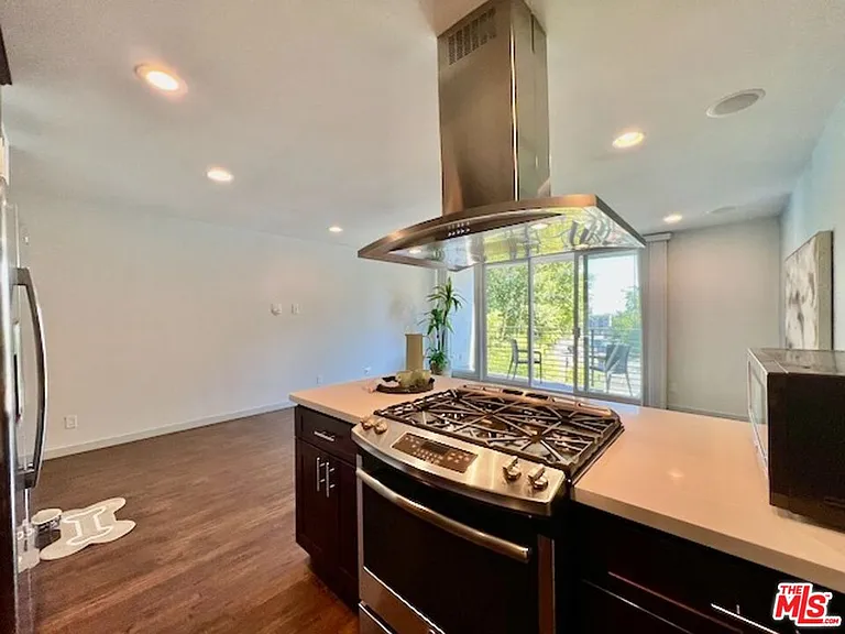 1920 Hillcrest Rd #8 — Photo 6