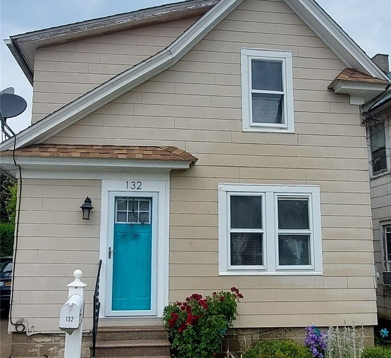 1st image of 132 Lake Shore Dr W