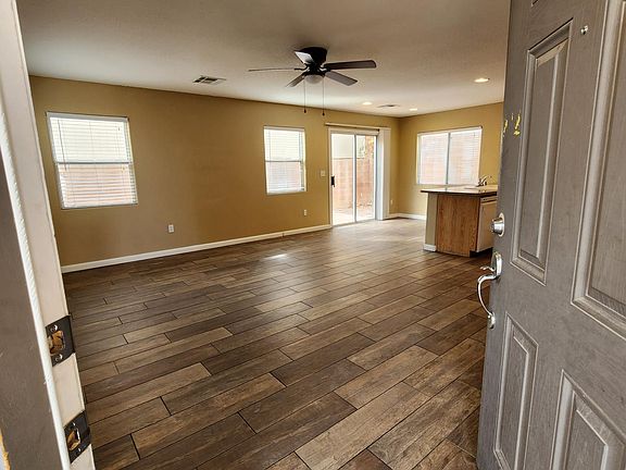 2nd image of 10432 Armand Ave