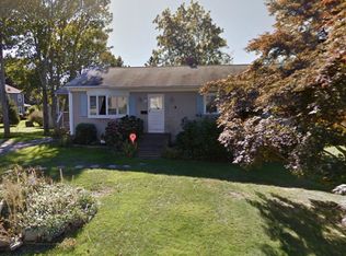 33 Dimond Ave, Bristol, RI 02809
