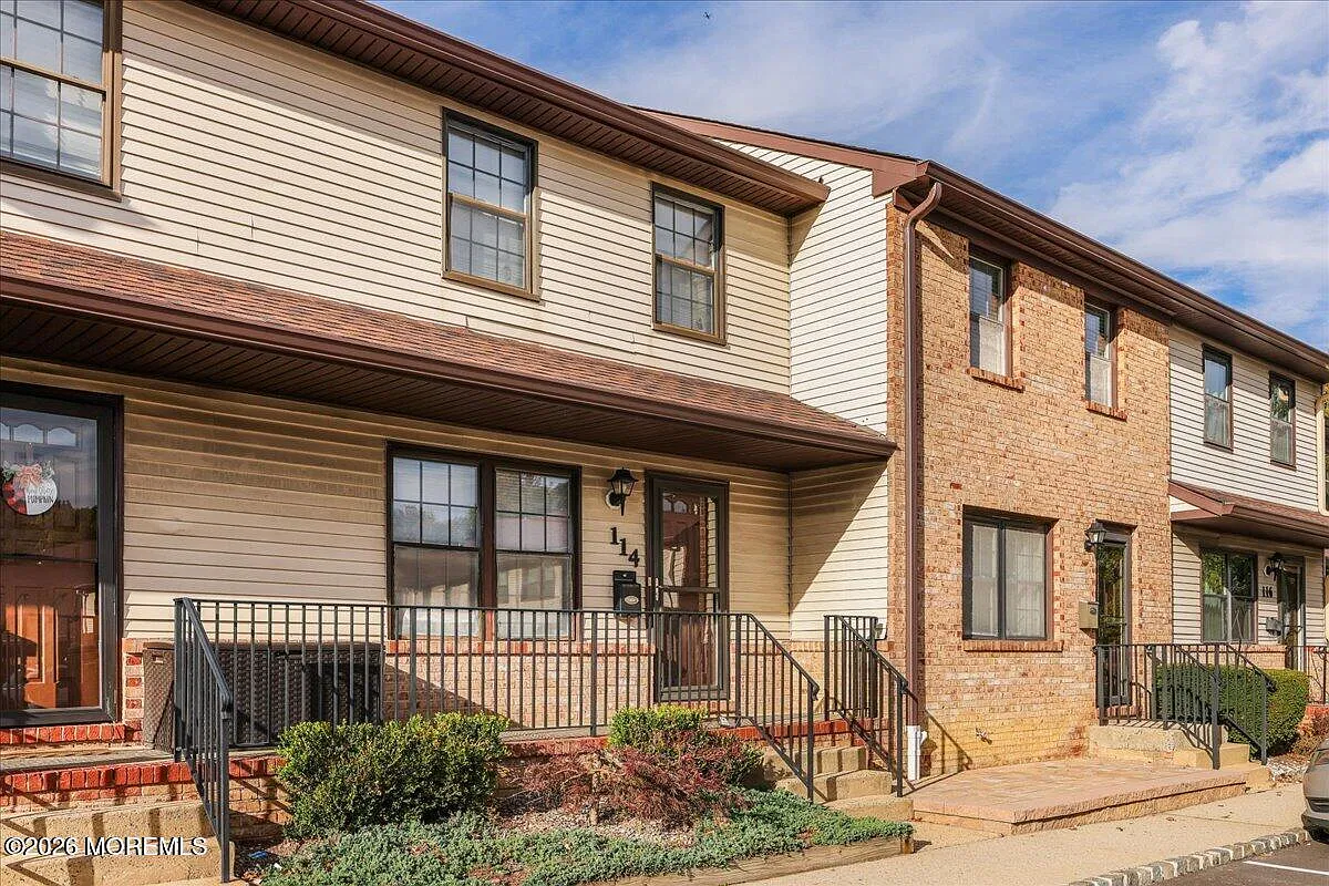 2 bed, 1.5 bath, 1080 sqft, $2,700 — Photo 2