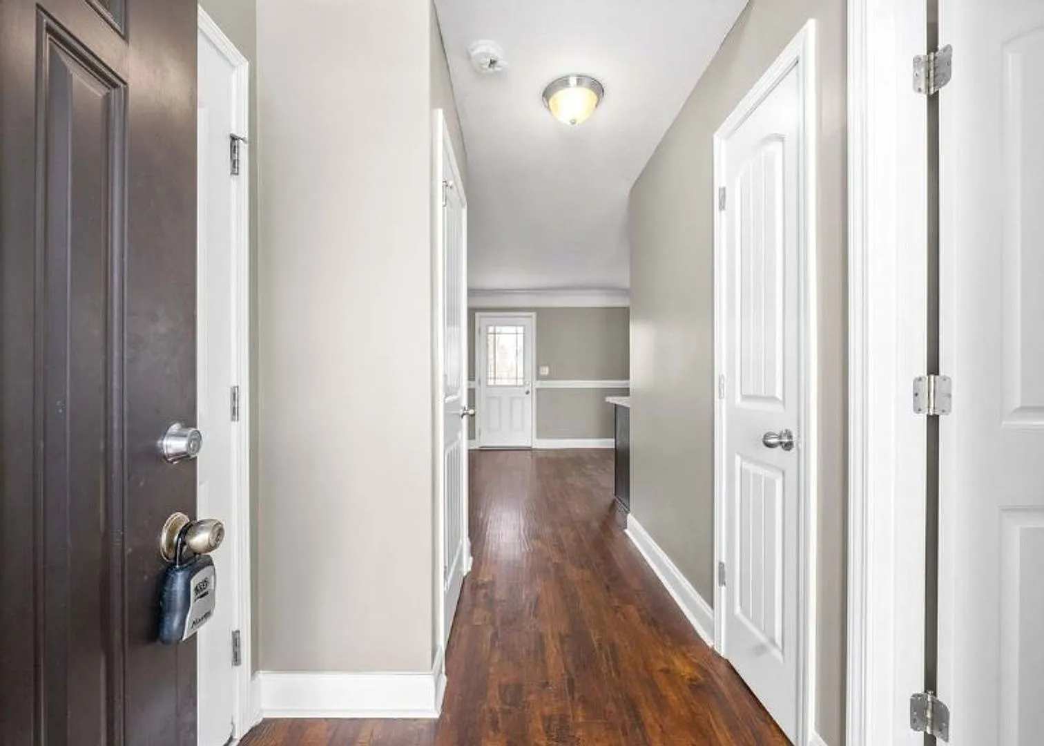 Special Graduated Rent Offer! — Photo 2