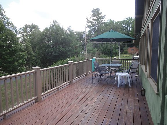 5th image of 12 Berry Hill Way