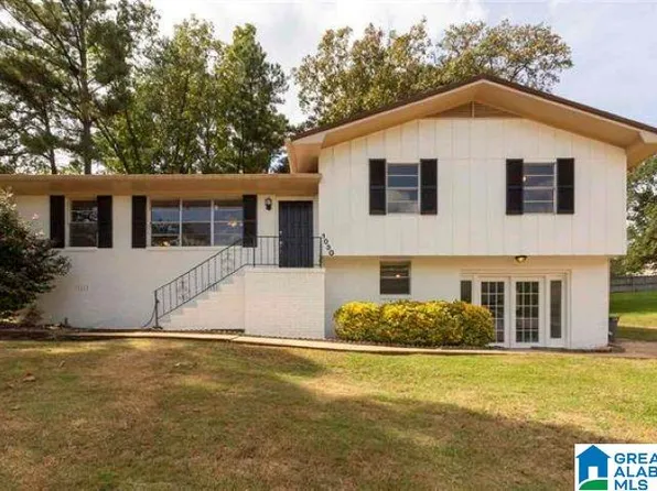 1030 Gloria Dr, Bessemer, AL 35022