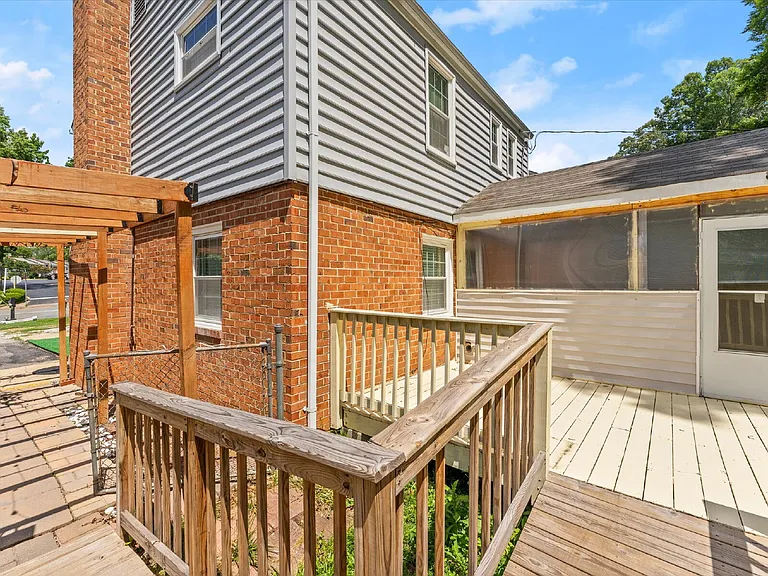 2220 Lauderdale Dr — Photo 39