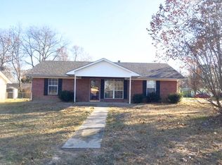 407 Cherry St, Chandler, TX 75758