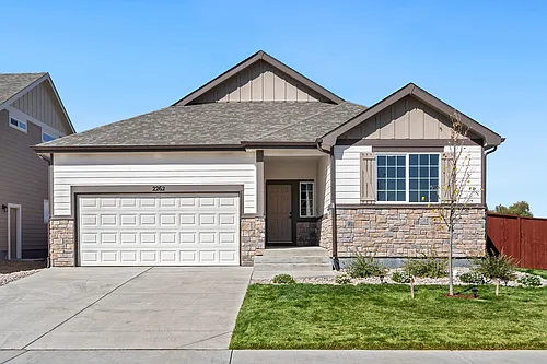 2262 Golden Way Photo 1