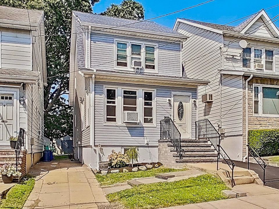1st image of 102 Ilford Ave