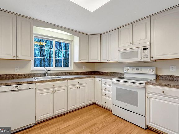 2nd image of 7743 Middle Valley Dr