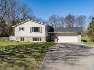 3178 Hillview Dr, Metamora, MI