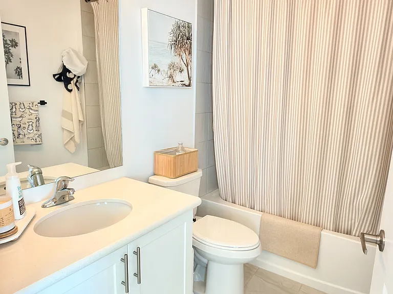 460 Dundas St E #1009 — Photo 16