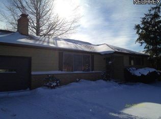 8445 Banner Ln, Parma, OH 44129