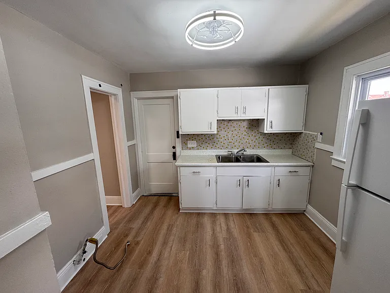 3390 W 117th St — Photo 5